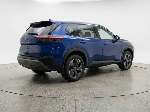 Used 2025 Nissan Rogue SV image 9
