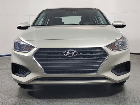Used 2018 Hyundai Accent SE image 2
