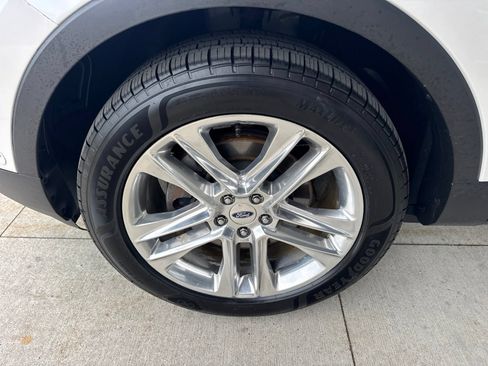 Used 2016 Ford Explorer Limited w/ Equipment Group 301A AWD/4WD image 15