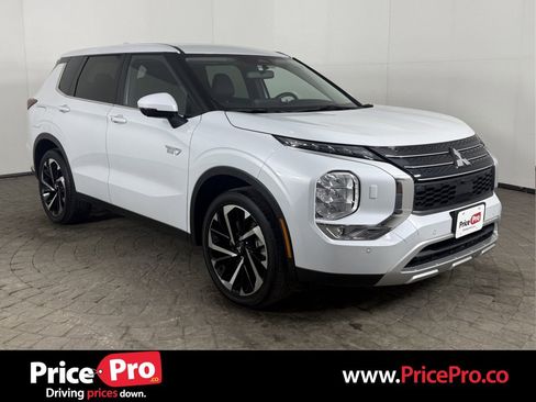 Used 2024 Mitsubishi Outlander SEL image 1