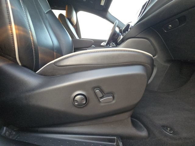 Used 2025 Chrysler Pacifica Limited FWD image 22