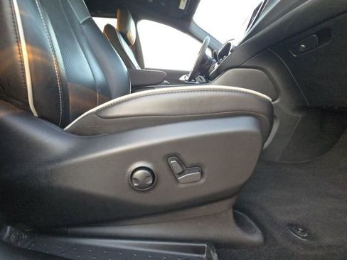 Used 2025 Chrysler Pacifica Limited FWD image 22