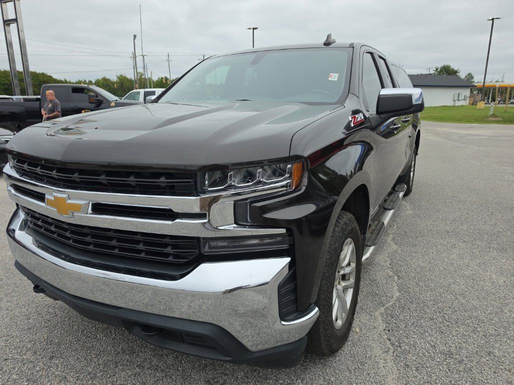 Used 2019 Chevrolet Silverado 1500 LT w/ All-Star Edition AWD/4WD image 2