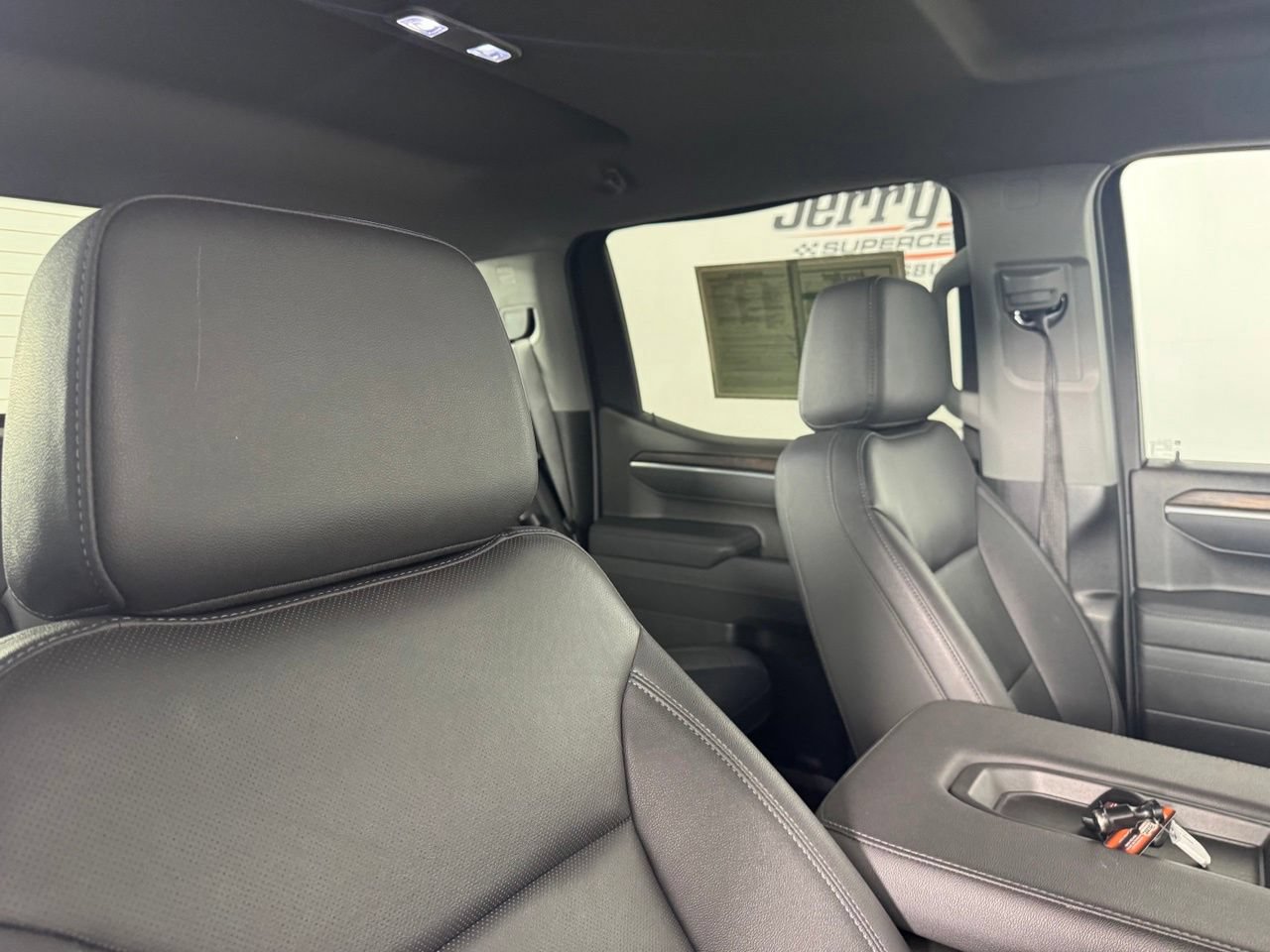 Used 2025 GMC Sierra 1500 SLT AWD/4WD image 37