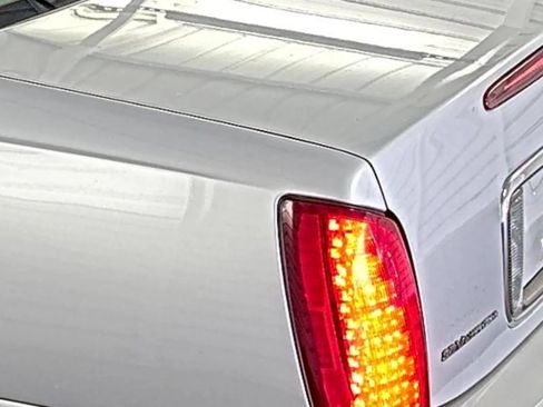 Used 2002 Cadillac De Ville w/ Comfort/Convenience Pkg FWD image 10