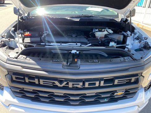 Used 2022 Chevrolet Silverado 1500 Custom AWD/4WD image 22
