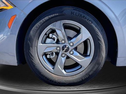 Used 2022 Kia K5 LXS FWD image 9