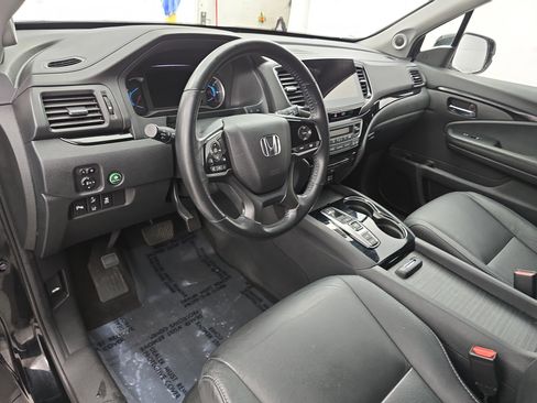 Used 2022 Honda Pilot Touring image 17