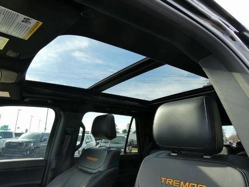 Certified 2025 Ford Expedition Tremor image 30