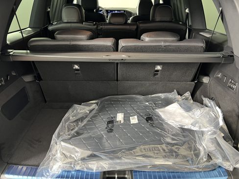 New 2026 Mercedes-Benz GLS 580 4MATIC image 25
