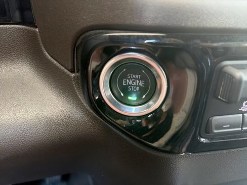 Certified 2025 Chevrolet Silverado 1500 LT AWD/4WD image 17