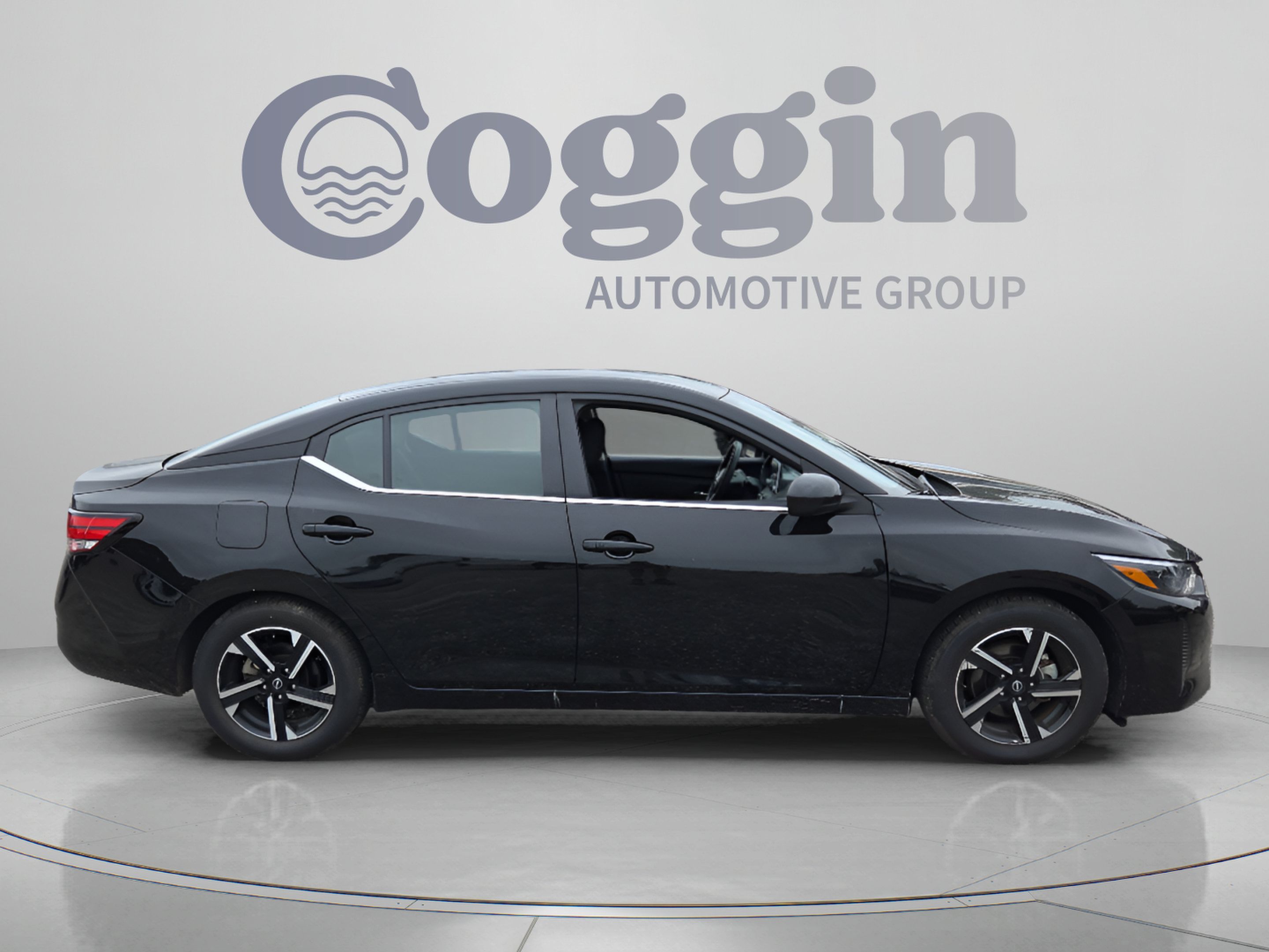 Used 2025 Nissan Sentra SV FWD image 6