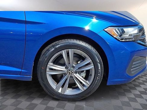 Used 2024 Volkswagen Jetta SE FWD image 8