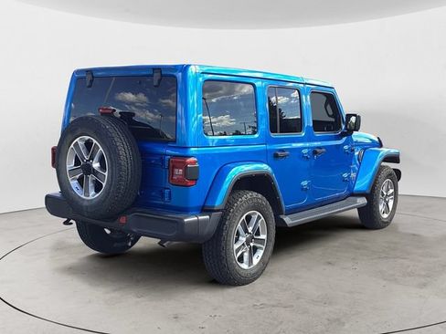 Used 2021 Jeep Wrangler Unlimited Sahara w/ Dual Top Group AWD/4WD image 5