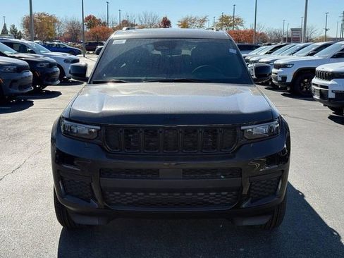 New 2025 Jeep Grand Cherokee L Altitude image 10