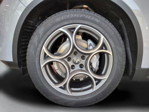 New 2025 Alfa Romeo Stelvio Sprint image 10