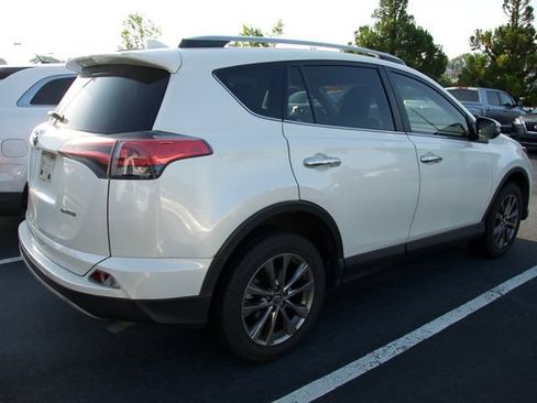 Used 2018 Toyota RAV4 Limited FWD image 7