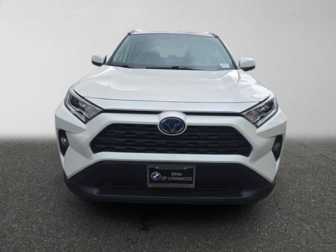 Used 2021 Toyota RAV4 XLE Premium AWD/4WD image 8