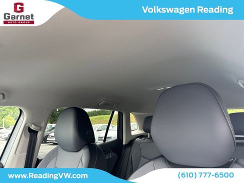 New 2025 Volkswagen Tiguan SE image 14