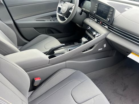 New 2025 Hyundai Elantra Sport image 15