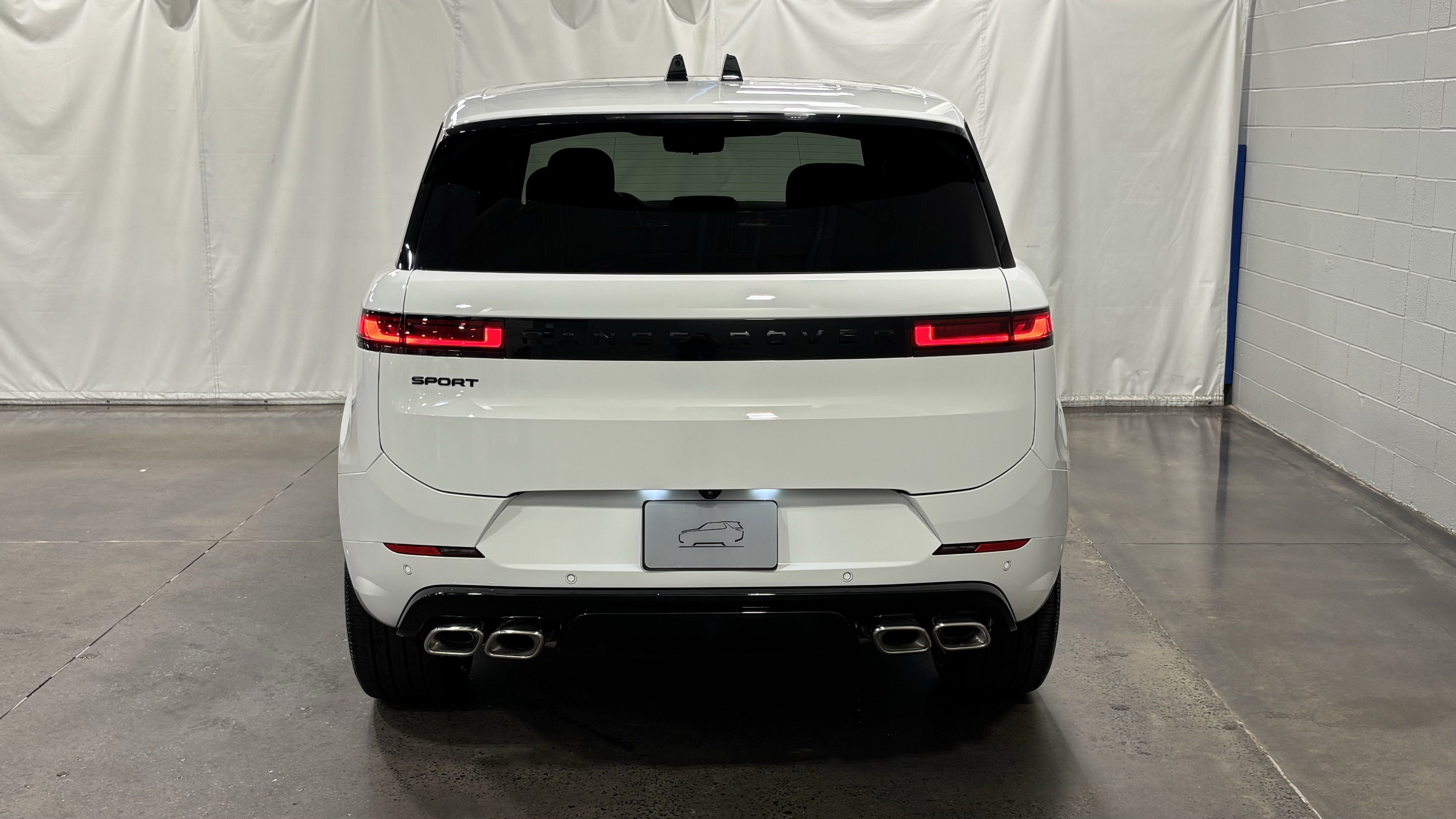 New 2026 Land Rover Range Rover Sport Dynamic SE AWD/4WD image 8