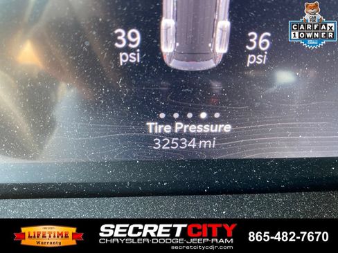 Used 2023 Jeep Grand Cherokee Altitude AWD/4WD image 19