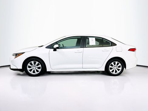 Used 2024 Toyota Corolla LE image 4
