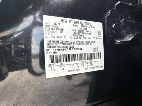 Used 2023 Ford Explorer ST w/ Equipment Group 401A AWD/4WD image 28