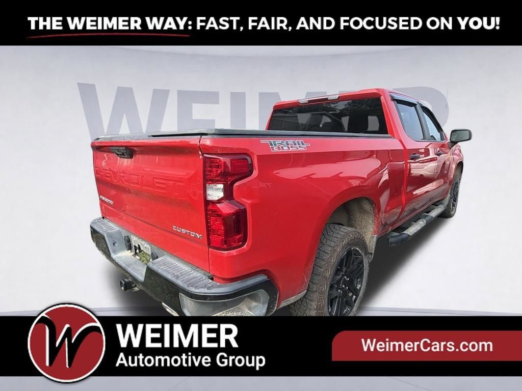 Used 2025 Chevrolet Silverado 1500 Custom Trail Boss AWD/4WD image 4