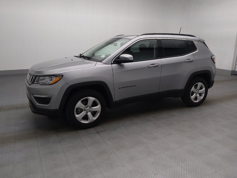 Used 2019 Jeep Compass Latitude w/ Popular Equipment Group AWD/4WD image 2