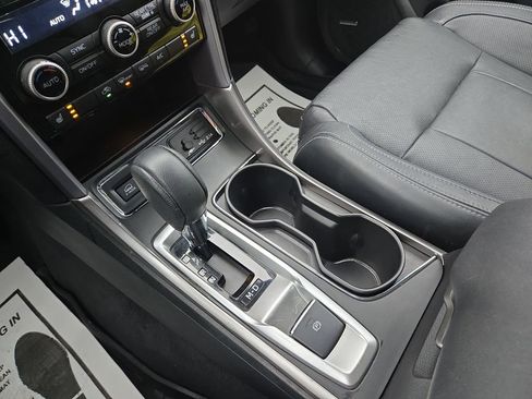 Used 2022 Subaru Ascent Limited w/ Technology Package image 27