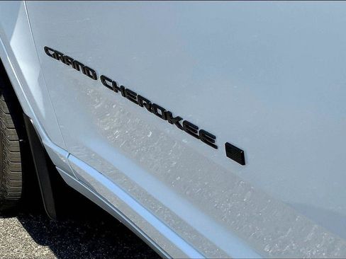 Used 2025 Jeep Grand Cherokee L Summit AWD/4WD image 31