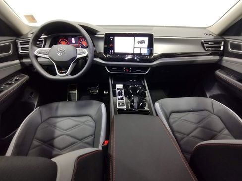 New 2025 Volkswagen Atlas Peak Edition SE image 41