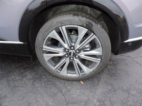 New 2026 Cadillac Optiq Luxury 2 image 9