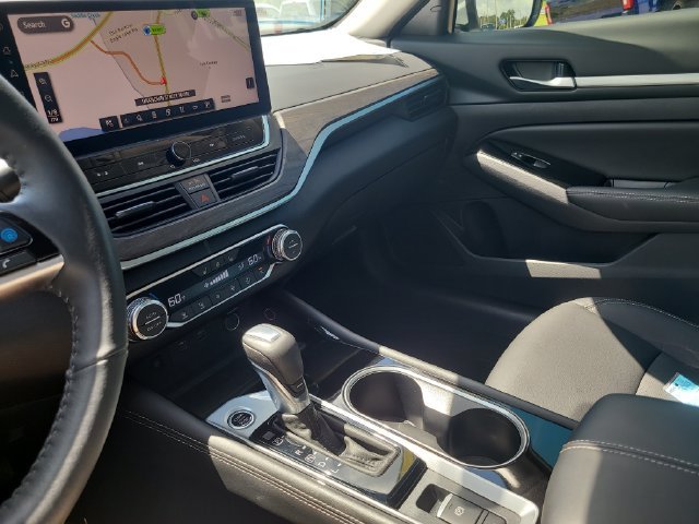 Used 2024 Nissan Altima 2.5 SL FWD image 23