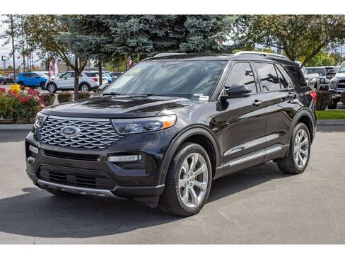 Used 2020 Ford Explorer Platinum w/ Premium Technology Package AWD/4WD image 4