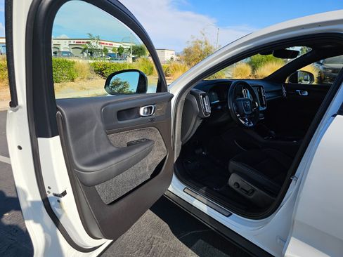 Used 2024 Volvo C40 P8 Recharge Ultimate w/ Protection Package Premier AWD/4WD image 15