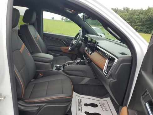 Used 2023 GMC Canyon AT4 w/ Canyon Safety Plus Package AWD/4WD image 23