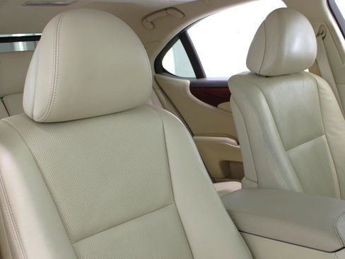 Used 2012 Lexus LS 460 w/ Comfort Pkg RWD image 48