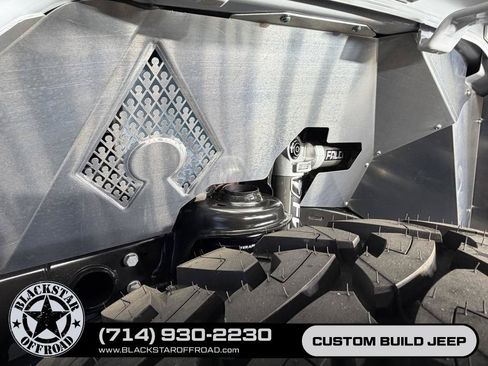 Used 2025 Jeep Wrangler Unlimited Rubicon AWD/4WD image 34