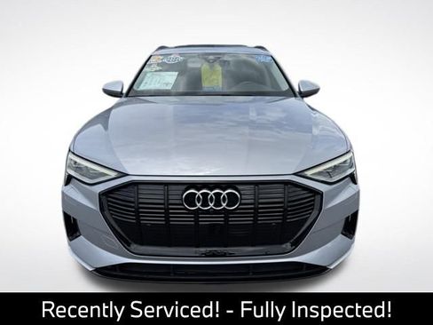 Used 2022 Audi e-tron Premium w/ Convenience Plus Package AWD/4WD image 3
