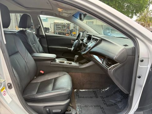 Used 2014 Toyota Avalon XLE Touring FWD image 16
