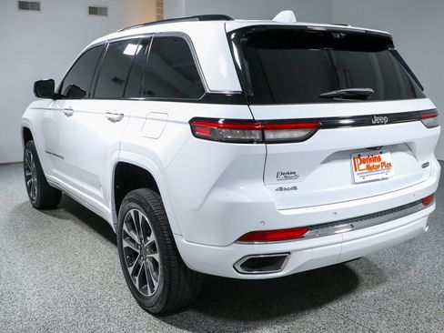 Used 2022 Jeep Grand Cherokee Overland w/ Adv Protech Group III AWD/4WD image 9