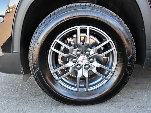 Used 2025 GMC Acadia Elevation image 13