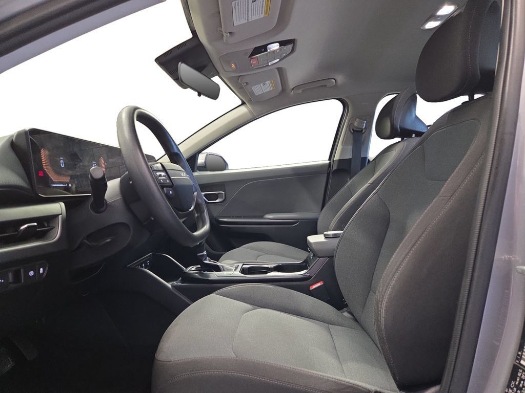 Used 2025 Kia K4 FWD image 20