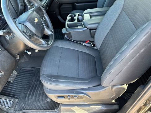 Used 2023 Chevrolet Silverado 2500 Custom w/ Custom Convenience Package AWD/4WD image 18