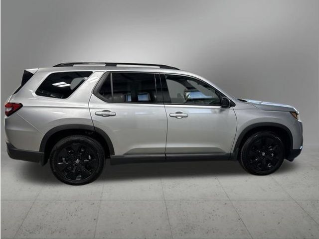 Certified 2026 Honda Pilot Black Edition image 7