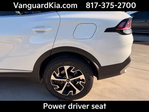 Certified 2023 Kia Sportage EX image 9