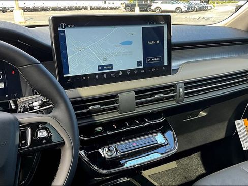 New 2026 Lincoln Corsair Premiere image 7