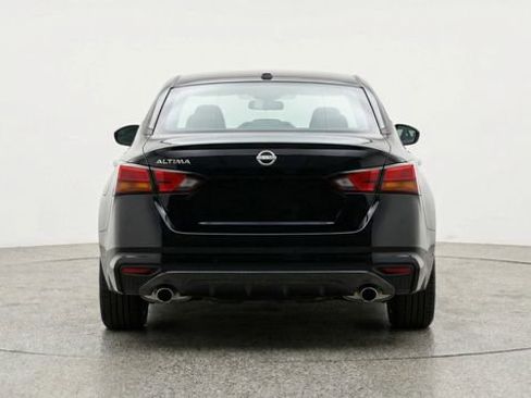Used 2025 Nissan Altima 2.5 SV image 3